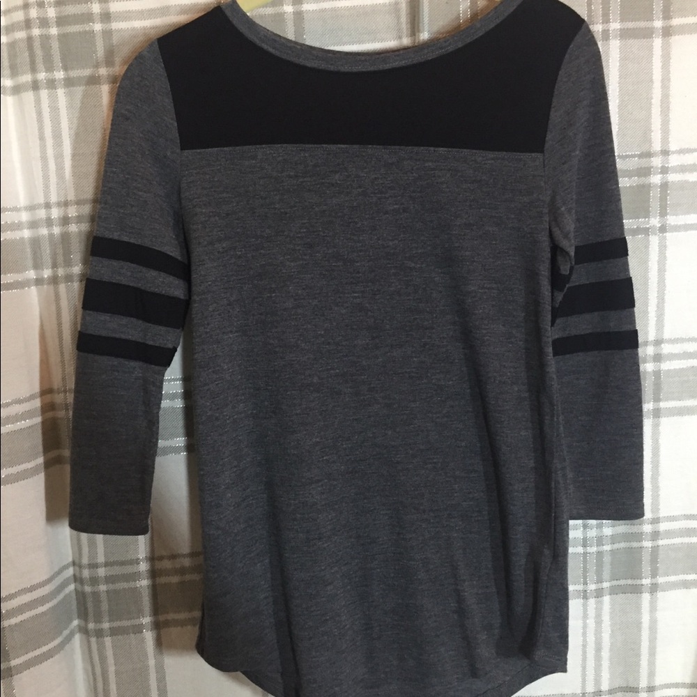 Quarter sleeve shirt